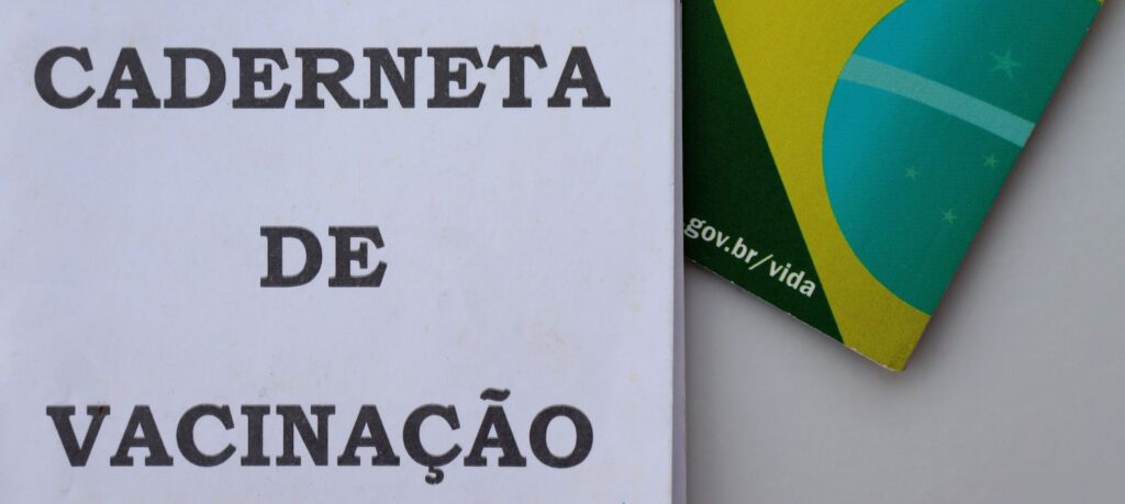 precisa de carteira de vacinacao da COVID para viajar dos ônibus 