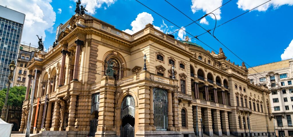 Teatro municipal de são paulo programação vale a pena visitar? quais dias abre? roteiro de viagem para são paulo poucos dias pontos turísticos. Mega tour destinos viagem de onibus