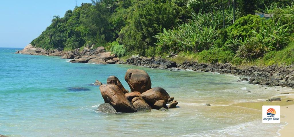 Conheça as praias mais calmas de Santa Catarina com a Mega Tour