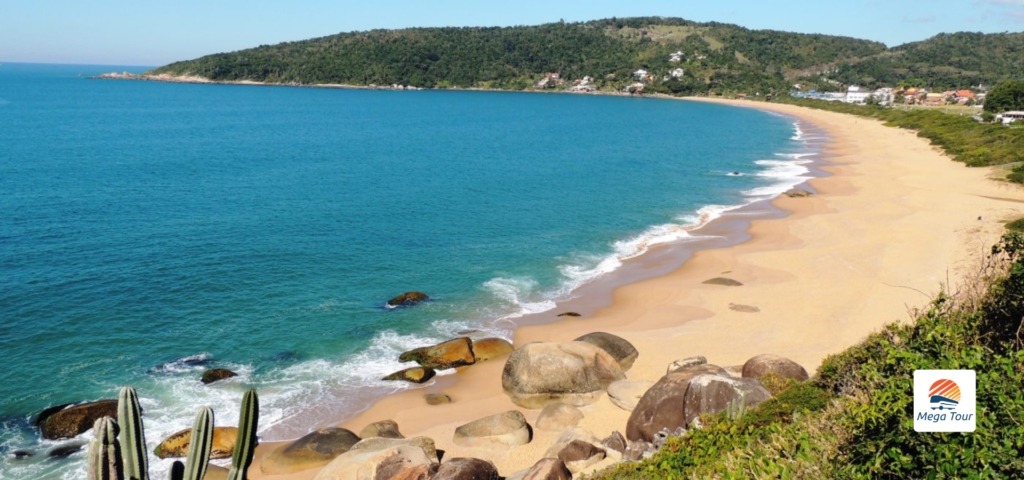 Conheça as praias mais calmas de Santa Catarina com a Mega Tour