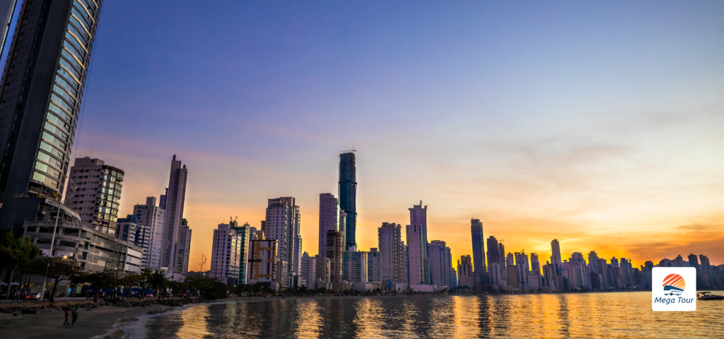 Conheça as praias mais bonitas do Brasil nesse artigo exclusivo da Mega Tour.