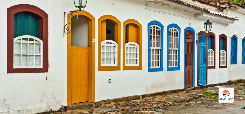 Conheça as praias mais bonitas do Brasil nesse artigo exclusivo da Mega Tour.